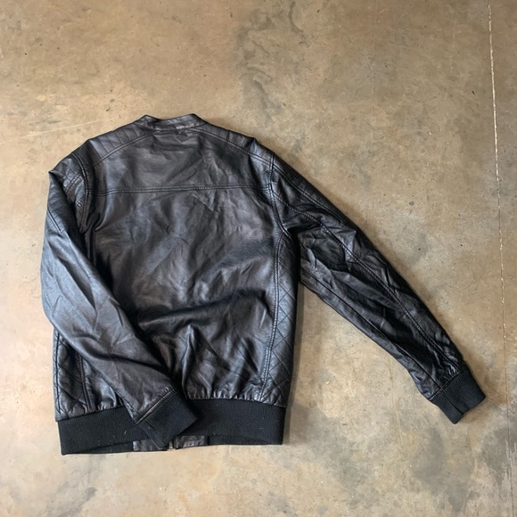 leather jacket - Picture 2 of 2